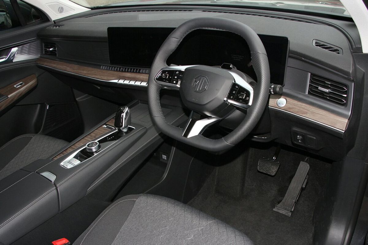 2025 MG QS Excite IS31