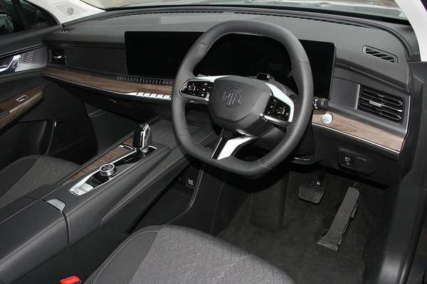 2025 MG QS Excite IS31