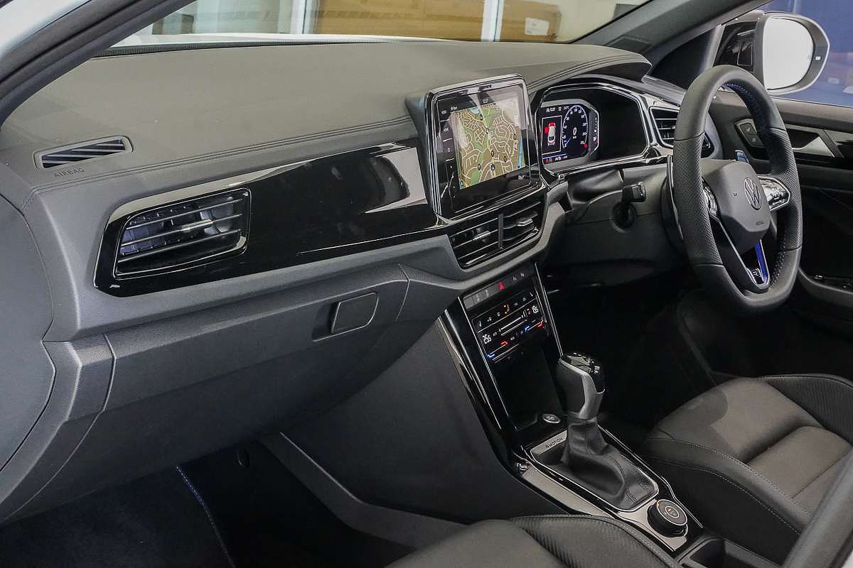 2025 Volkswagen T-Roc R D11