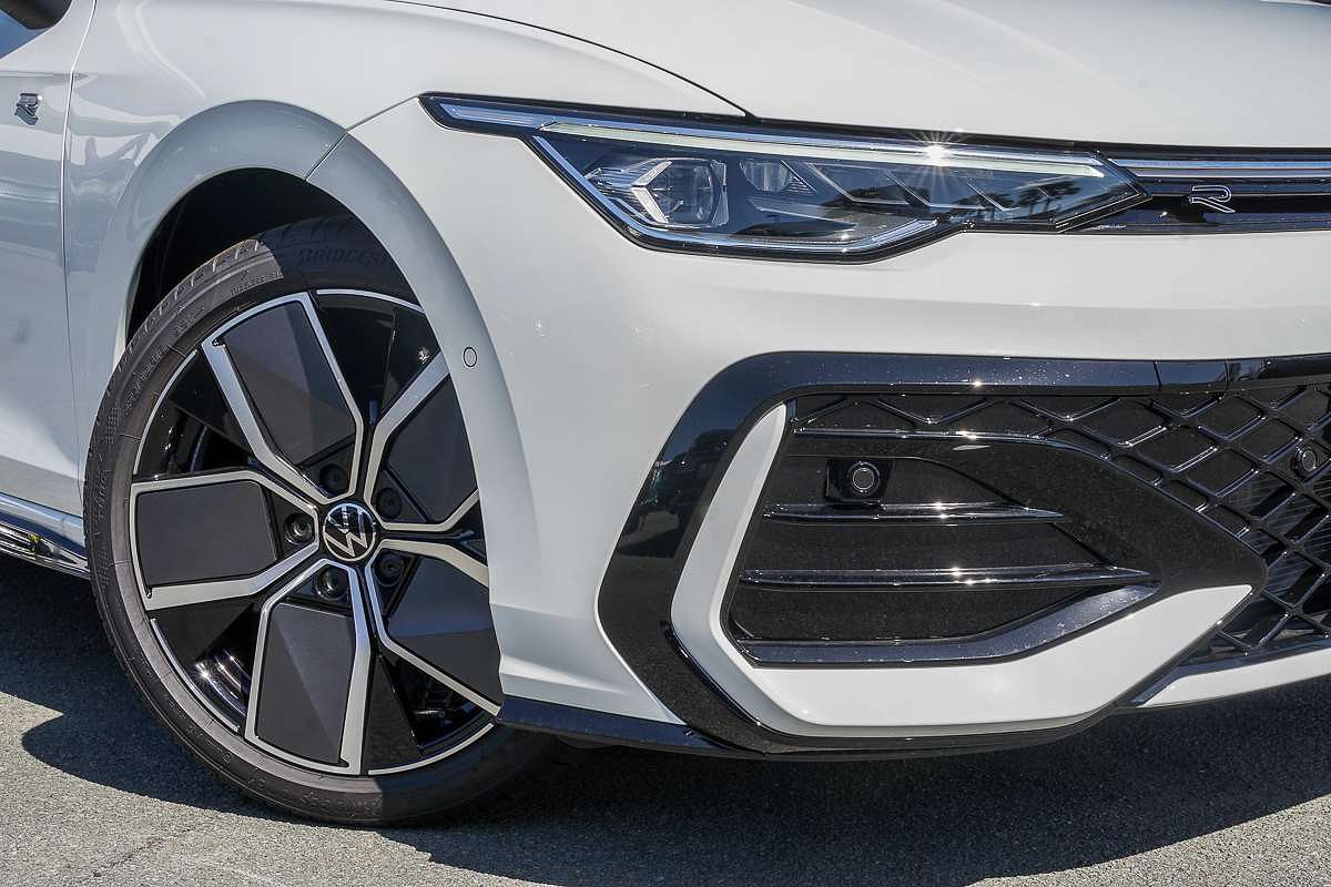 2025 Volkswagen Golf 110TSI R-Line 8.5