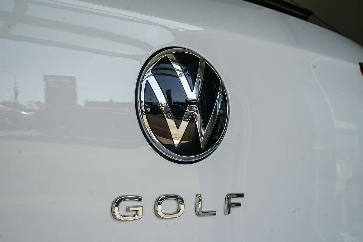 2025 Volkswagen Golf 110TSI R-Line 8.5