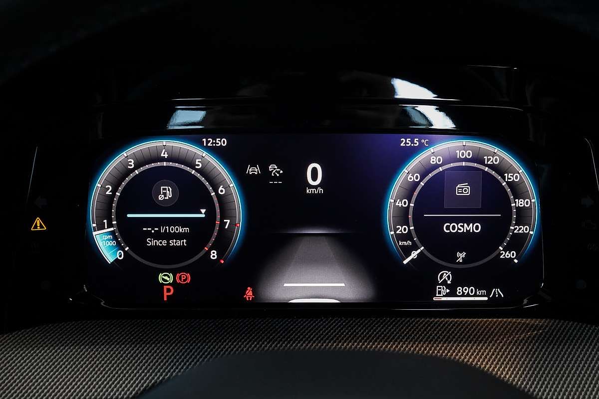 2025 Volkswagen Golf 110TSI R-Line 8.5