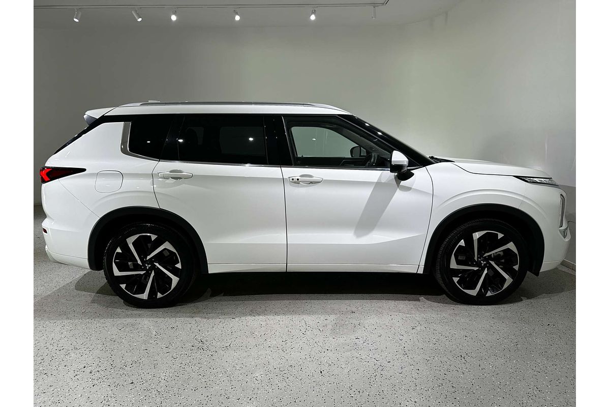 2022 Mitsubishi Outlander Exceed ZM