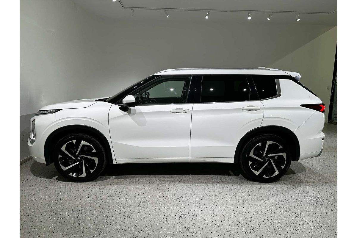 2022 Mitsubishi Outlander Exceed ZM