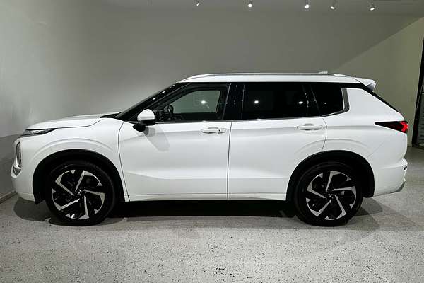 2022 Mitsubishi Outlander Exceed ZM