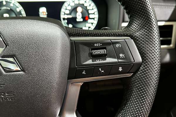 2022 Mitsubishi Outlander Exceed ZM