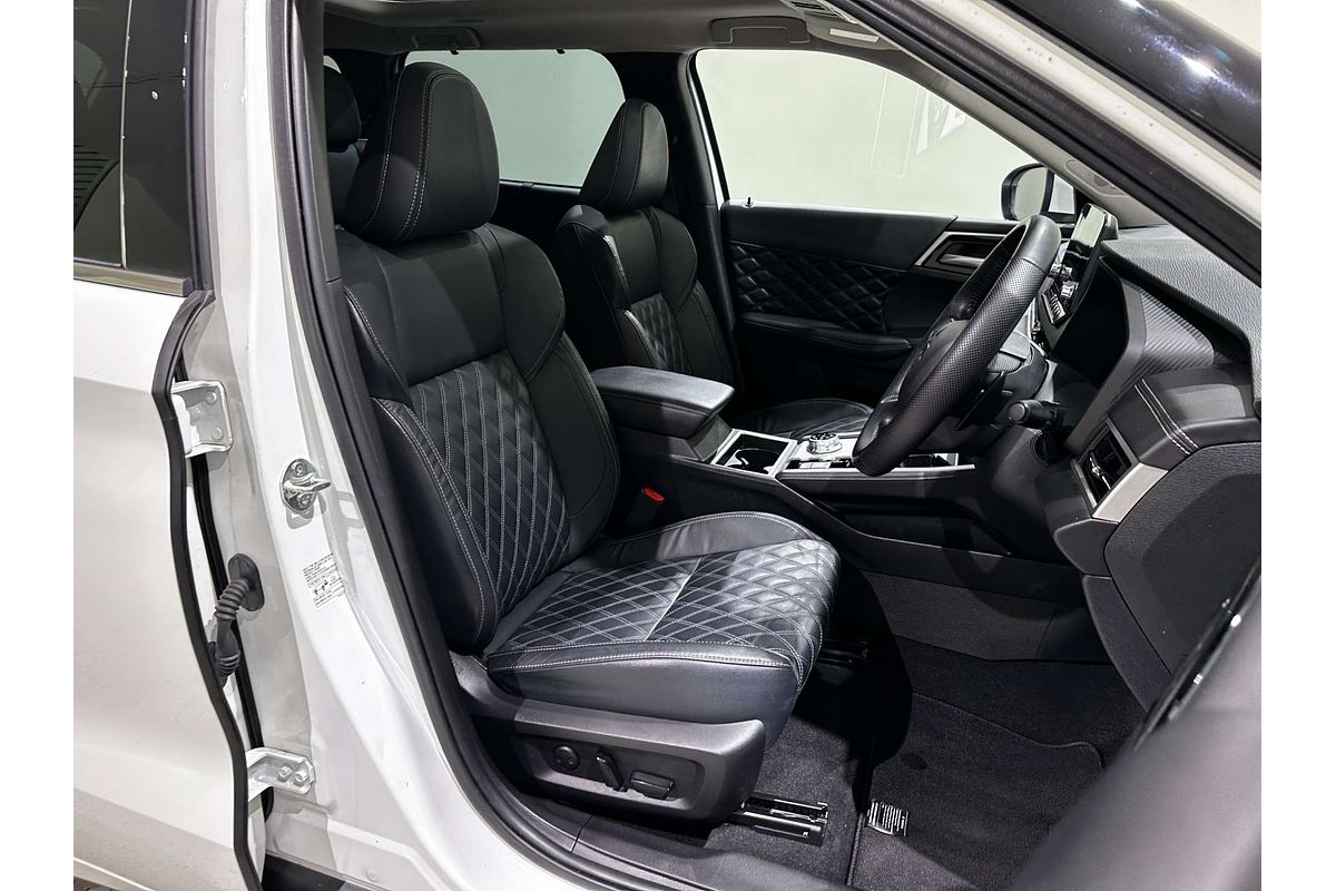 2022 Mitsubishi Outlander Exceed ZM