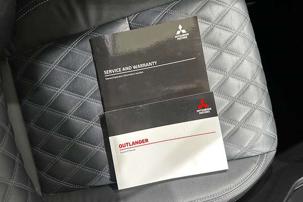 2022 Mitsubishi Outlander Exceed ZM
