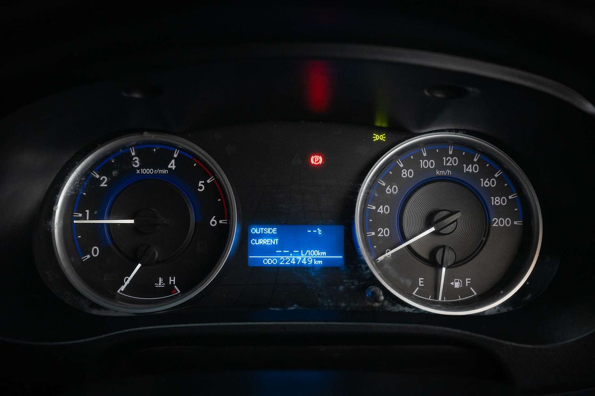 2015 Toyota Hilux SR GUN126R 4X4