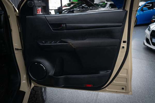 2015 Toyota Hilux SR GUN126R 4X4