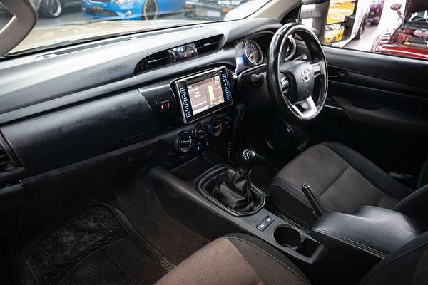 2015 Toyota Hilux SR GUN126R 4X4