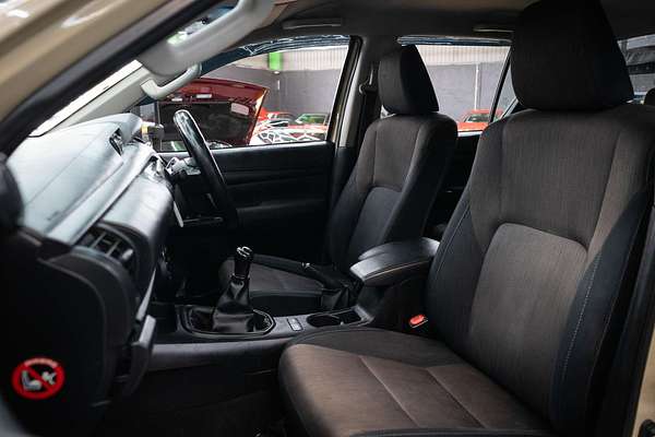2015 Toyota Hilux SR GUN126R 4X4
