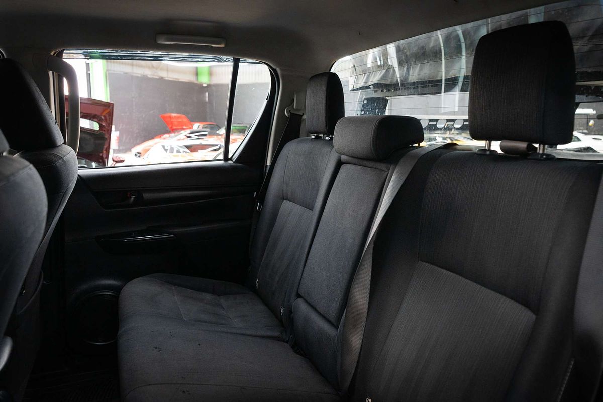 2015 Toyota Hilux SR GUN126R 4X4
