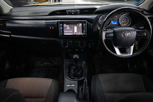 2015 Toyota Hilux SR GUN126R 4X4