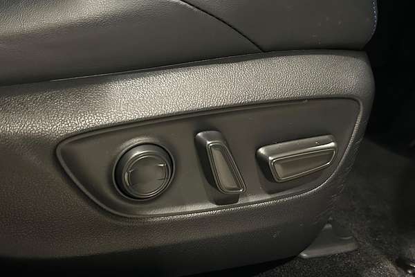 2024 Toyota RAV4 XSE AXAH52R