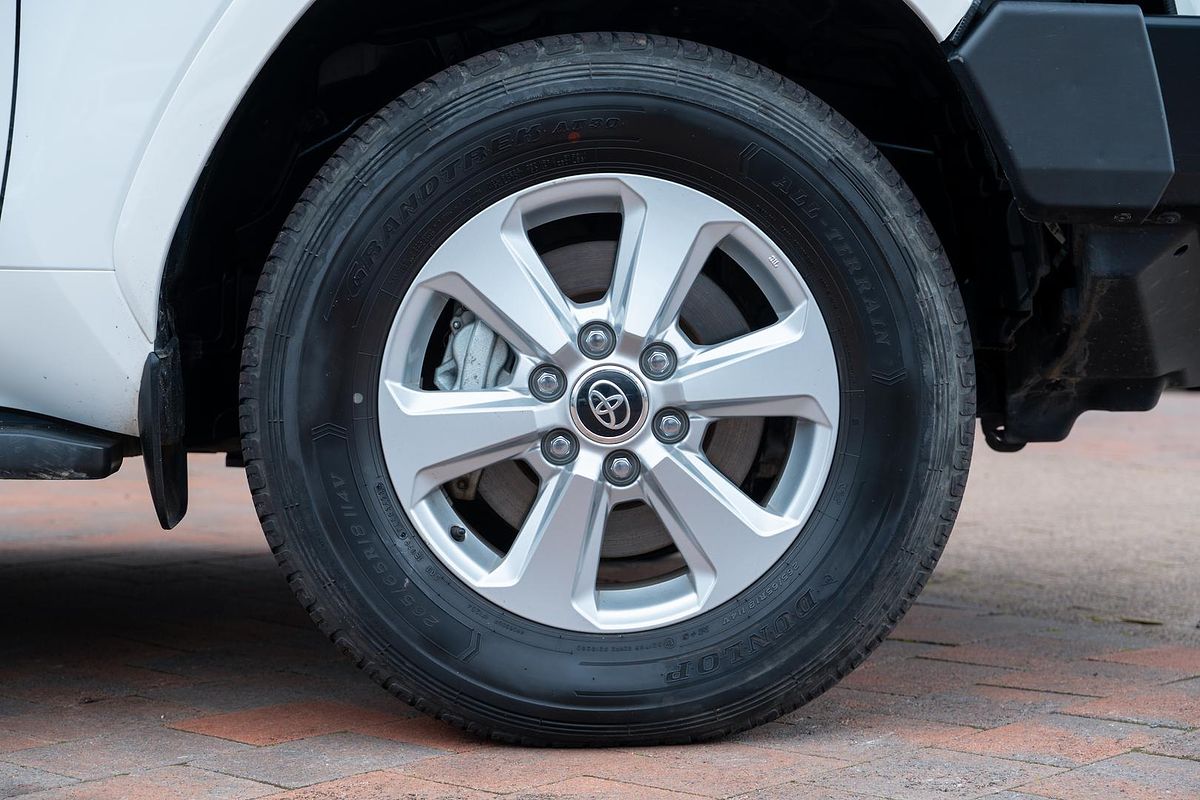 2023 Toyota Landcruiser GXL FJA300R
