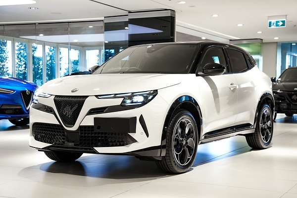 2025 Alfa Romeo Junior Ibrida Series 0