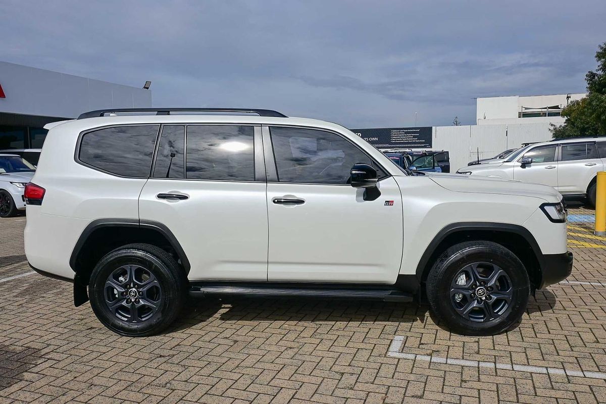 2023 Toyota Landcruiser GR Sport FJA300R