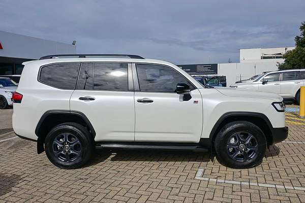 2023 Toyota Landcruiser GR Sport FJA300R