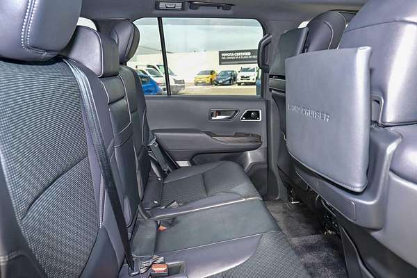 2024 Toyota Landcruiser Sahara ZX FJA300R