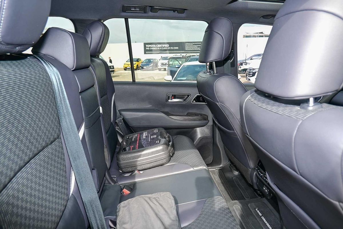 2023 Toyota Landcruiser GR Sport FJA300R