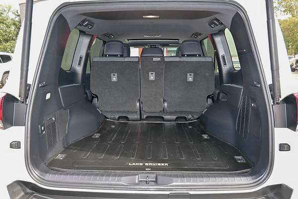 2023 Toyota Landcruiser GR Sport FJA300R