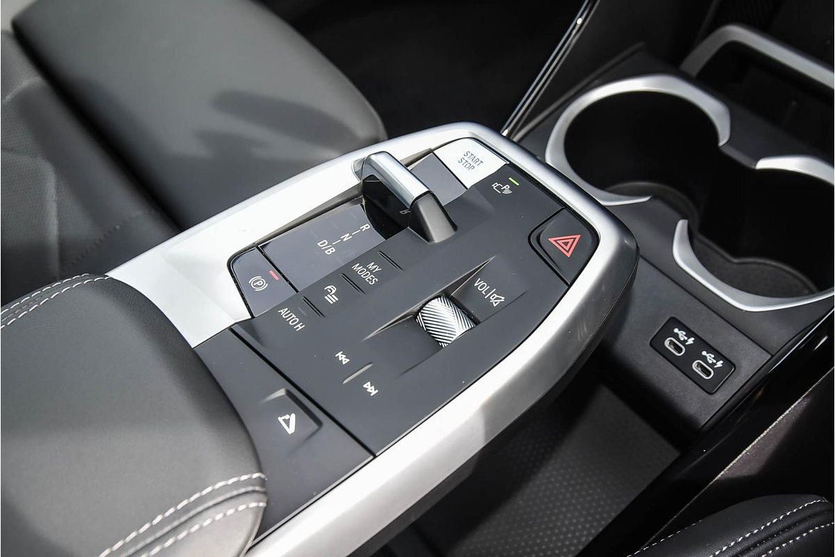 2024 BMW iX1 xDrive30 M Sport U11