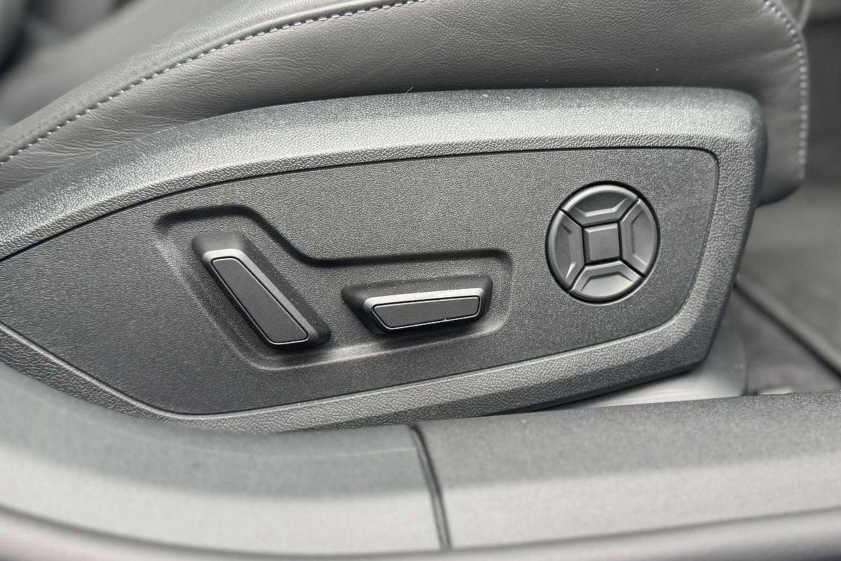 2025 Audi A5 TFSI 150kW S line B10