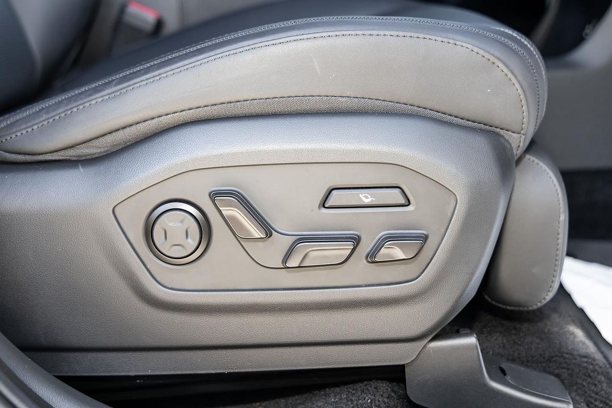 2024 Hyundai Santa Fe Hybrid Calligraphy MX5.V1