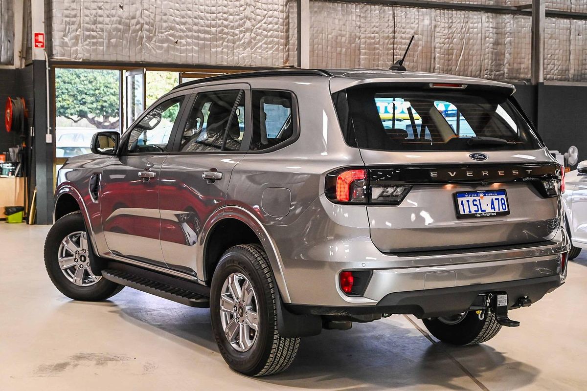 2024 Ford Everest Ambiente  2.0L