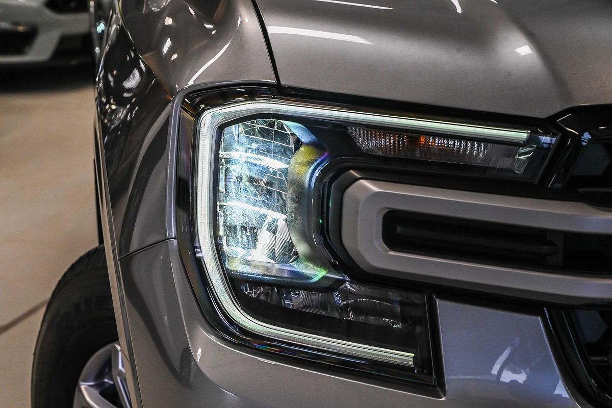 2024 Ford Everest Ambiente  2.0L