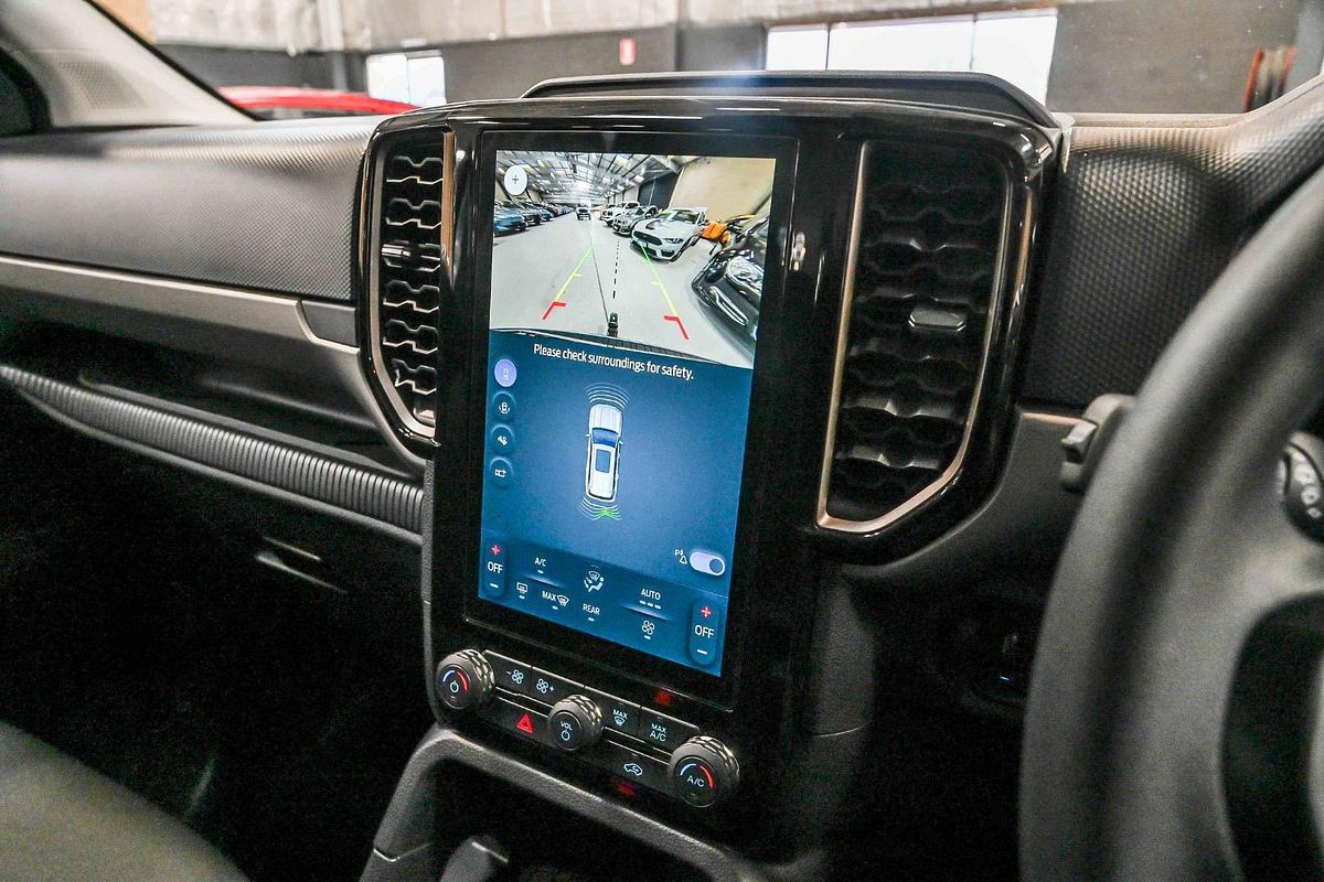 2024 Ford Everest Ambiente  2.0L