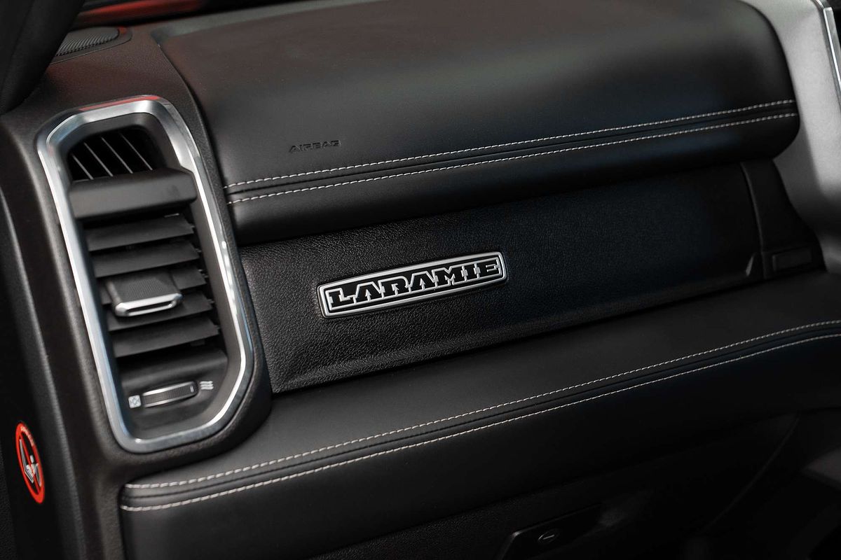 2024 RAM 1500 Laramie Sport RamBox DT 4X4 SWB