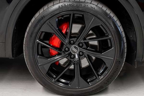 2023 Audi Q5 55 TFSI e S line FY