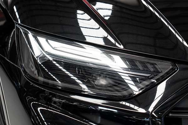 2023 Audi Q5 55 TFSI e S line FY