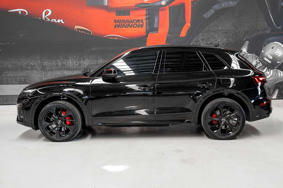 2023 Audi Q5 55 TFSI e S line FY