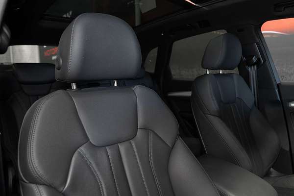 2023 Audi Q5 55 TFSI e S line FY
