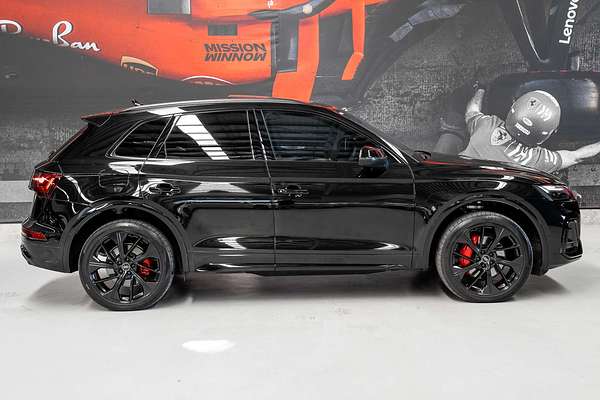 2023 Audi Q5 55 TFSI e S line FY