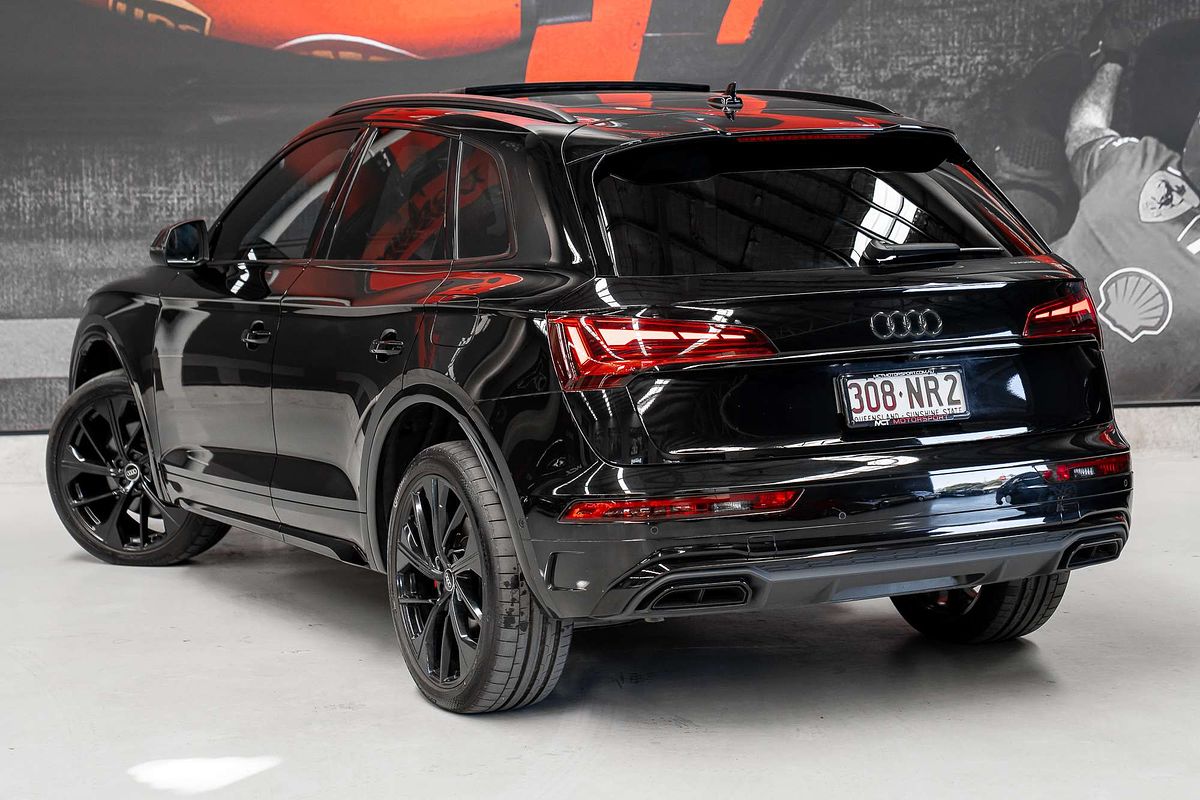 2023 Audi Q5 55 TFSI e S line FY