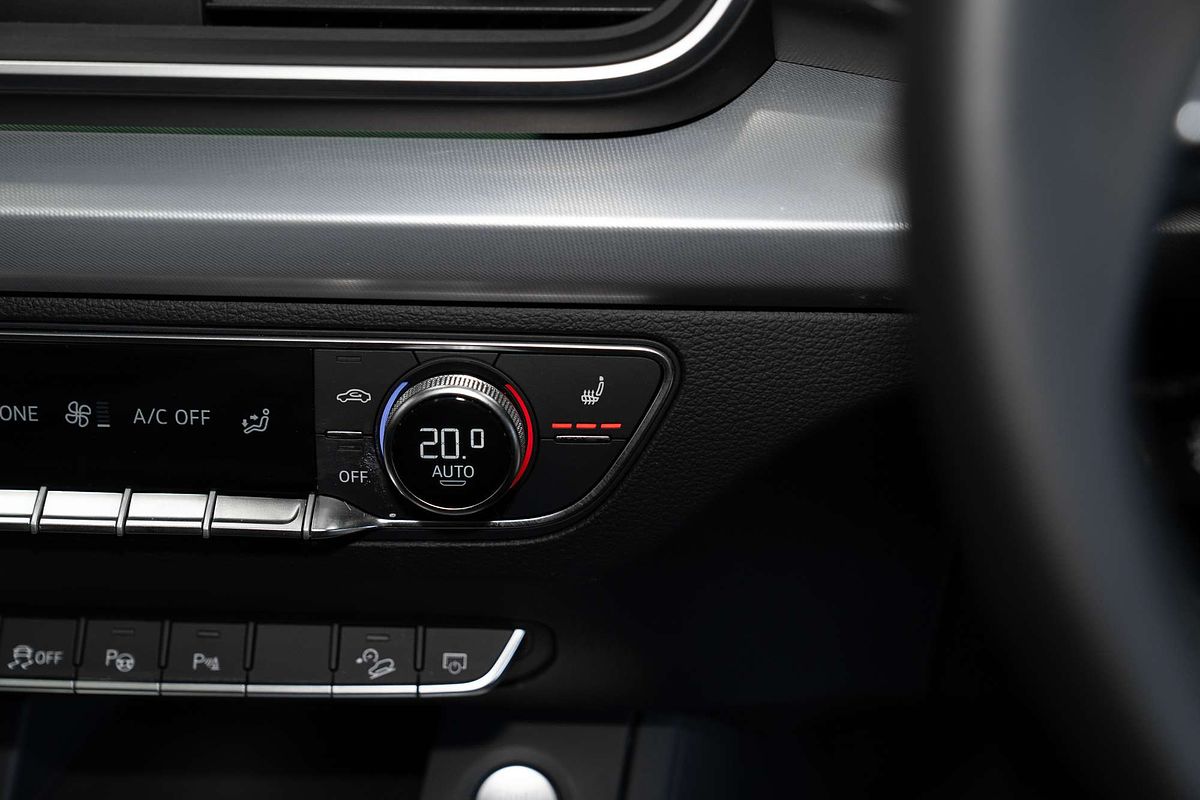 2023 Audi Q5 55 TFSI e S line FY