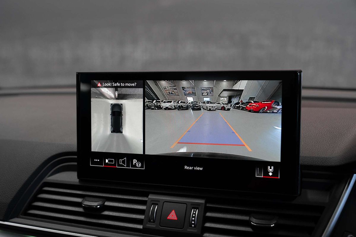2023 Audi Q5 55 TFSI e S line FY