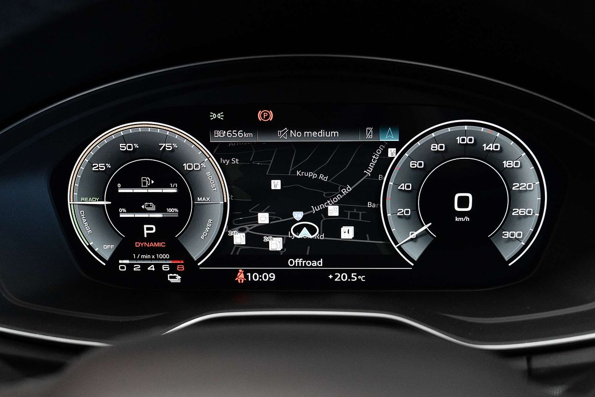 2023 Audi Q5 55 TFSI e S line FY