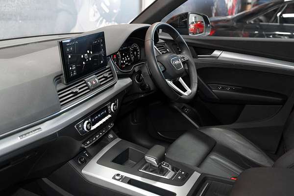 2023 Audi Q5 55 TFSI e S line FY