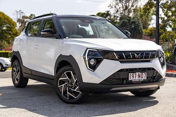 2025 Mahindra XUV3XO AX7L
