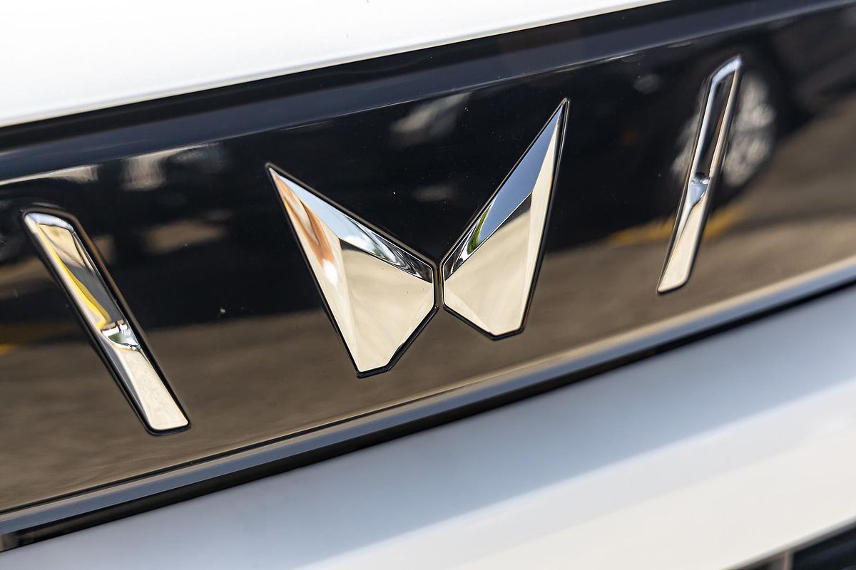2025 Mahindra XUV3XO AX7L
