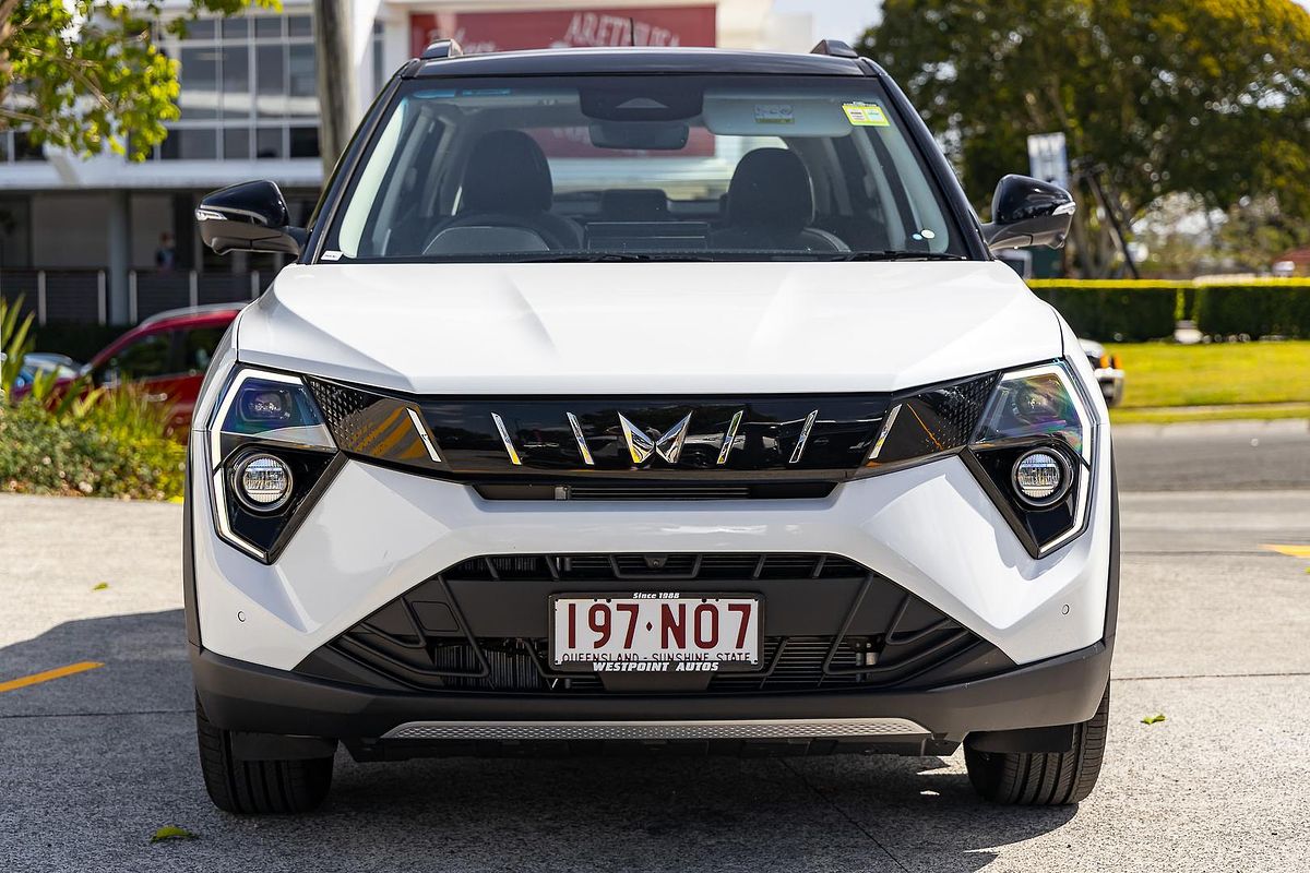 2025 Mahindra XUV3XO AX7L