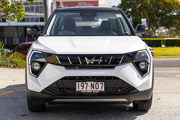 2025 Mahindra XUV3XO AX7L