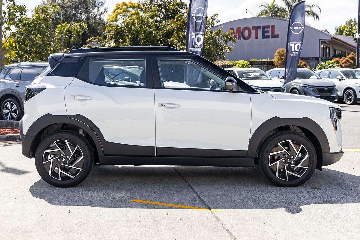 2025 Mahindra XUV3XO AX7L