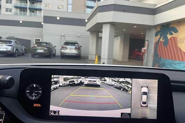 2022 Lexus ES Ultra Luxury