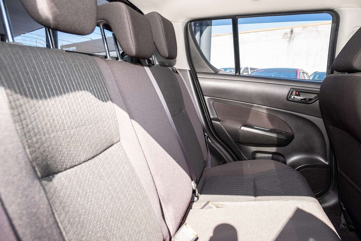 2014 Suzuki Swift GL Navigator FZ